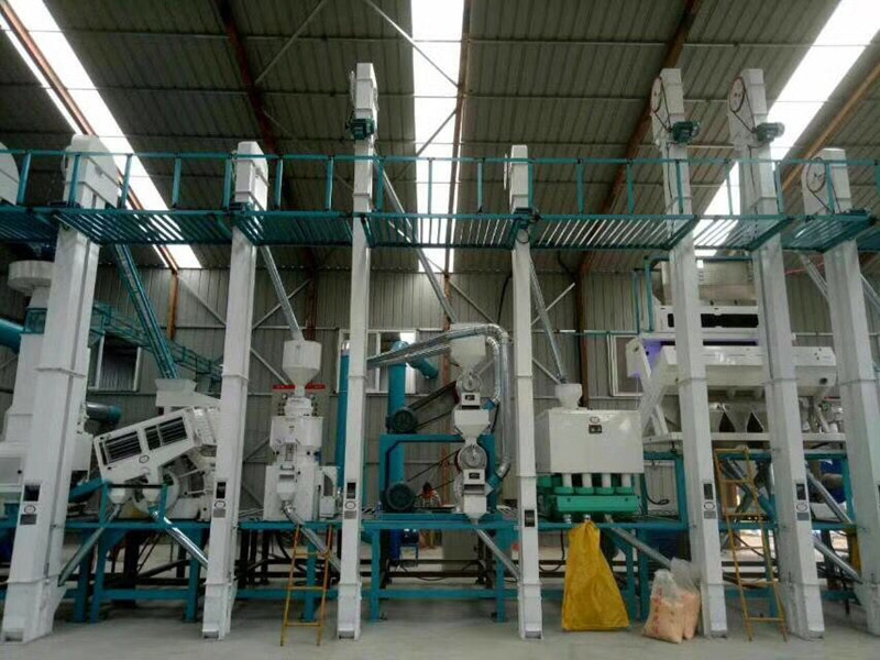 大连市30吨大米加工设备安装完成