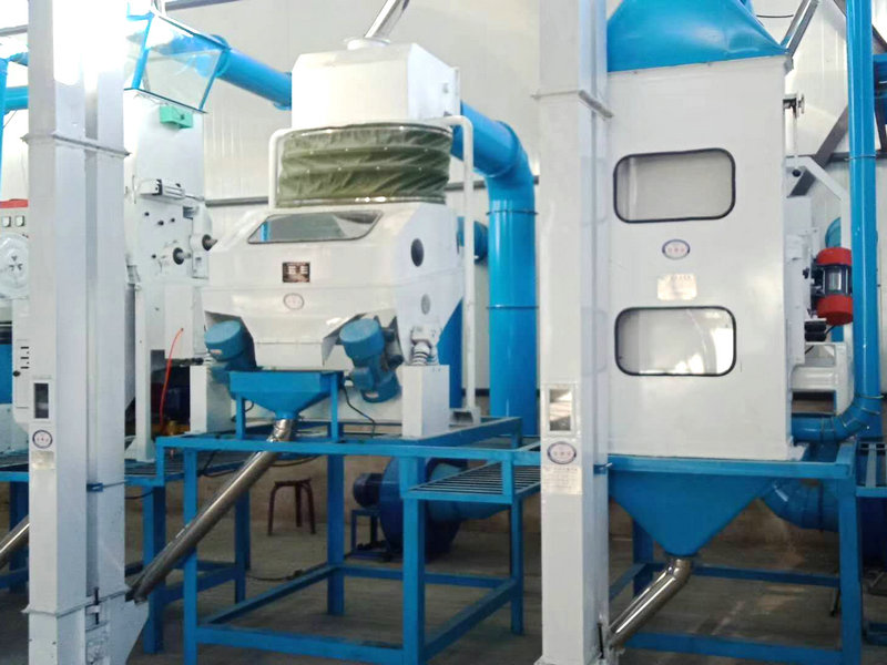 内蒙赤峰30吨小米成套加工设备安装完毕