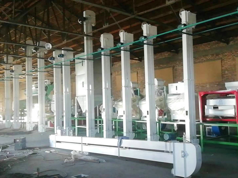 青海格尔木30吨藜麦成套设备安装中