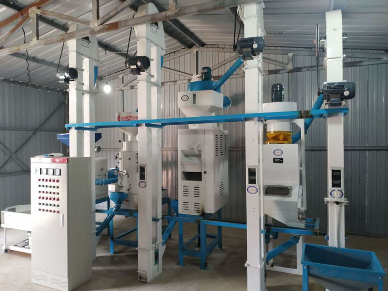 NZJ10型小米成套加工设备安装调试完毕。河北人张家口蔚县宋家庄乡宋家庄村