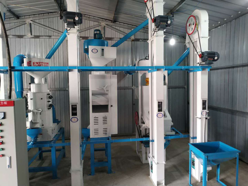 NZJ10型小米成套加工设备安装调试完毕。河北人张家口蔚县宋家庄乡宋家庄村